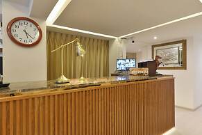 Ratchathewi Hyde Away