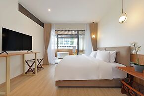 Ratchathewi Hyde Away