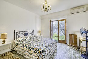 Bright Home With Wonderful Sea View