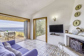 Bright Home With Wonderful Sea View