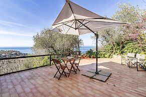 Bright Home With Wonderful Sea View
