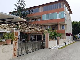 Yunus Hotel & Bungalow