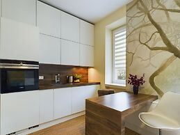 Bright Studio on Wilcza by Renters