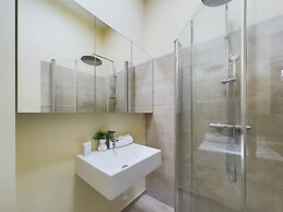 Bright Studio on Wilcza by Renters