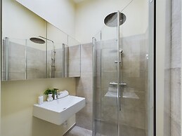 Bright Studio on Wilcza by Renters