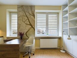 Bright Studio on Wilcza by Renters