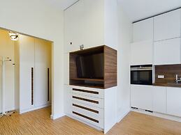 Bright Studio on Wilcza by Renters