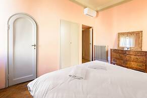 Ponte Vecchio 3 bedrooms by Mmega