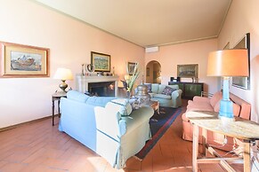 Ponte Vecchio 3 bedrooms by Mmega