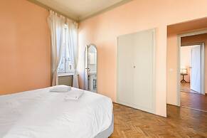 Ponte Vecchio 3 bedrooms by Mmega