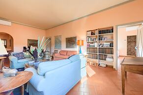 Ponte Vecchio 3 bedrooms by Mmega
