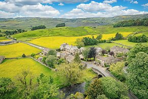 The Green Dragon Inn - Hardraw