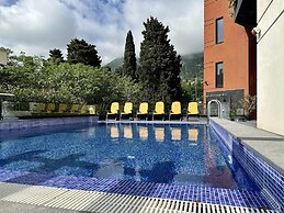Hotel Del Medio