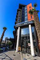 Hotel Del Medio