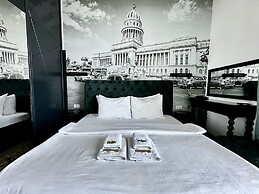 Hotel Del Medio