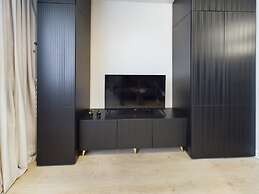 Modern Studio With Wifi by Renters
