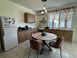 Skiathos Modern Garden Escape Apt