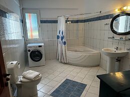 Skiathos Modern Garden Escape Apt