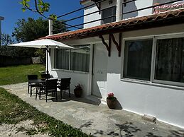Skiathos Modern Garden Escape Apt