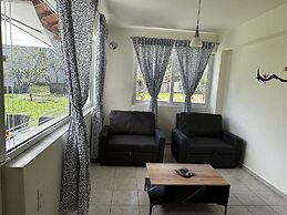 Skiathos Modern Garden Escape Apt