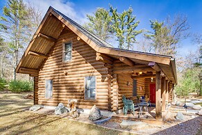 Merrillan Cabin w/ Fire Pit < 1 Mi to Lake Arbutus