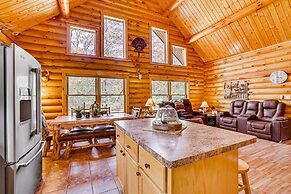 Merrillan Cabin w/ Fire Pit < 1 Mi to Lake Arbutus