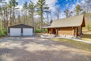 Merrillan Cabin w/ Fire Pit < 1 Mi to Lake Arbutus