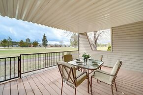 Deck & Golf Course Views: Munds Park Condo!