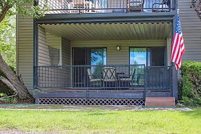 Deck & Golf Course Views: Munds Park Condo!