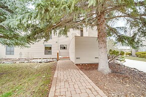 Deck & Golf Course Views: Munds Park Condo!