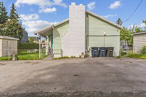 Parkstrip Place, Pet Friendly Downtown Home by RedAwning