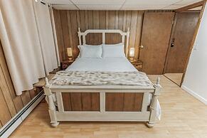 Parkstrip Place, Pet Friendly Downtown Home by RedAwning