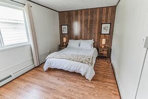 Parkstrip Place, Pet Friendly Downtown Home by RedAwning