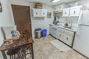 Parkstrip Place, Pet Friendly Downtown Home by RedAwning