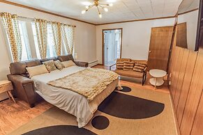 Parkstrip Place, Pet Friendly Downtown Home by RedAwning