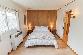 Parkstrip Place, Pet Friendly Downtown Home by RedAwning