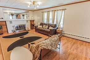 Parkstrip Place, Pet Friendly Downtown Home by RedAwning