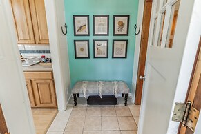 Parkstrip Place, Pet Friendly Downtown Home by RedAwning