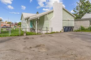 Parkstrip Place, Pet Friendly Downtown Home by RedAwning