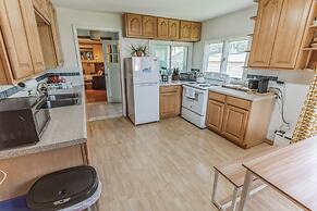 Parkstrip Place, Pet Friendly Downtown Home by RedAwning