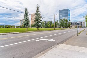 Parkstrip Place, Pet Friendly Downtown Home by RedAwning