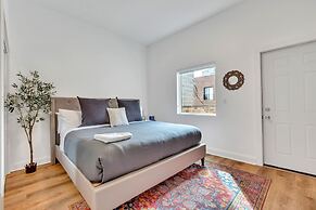 Bright Modern 4Bd 2Ba in the Heart of Wrigleyville by AllSet Turnover