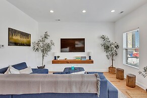Bright Modern 4Bd 2Ba in the Heart of Wrigleyville by AllSet Turnover