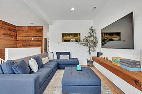 Bright Modern 4Bd 2Ba in the Heart of Wrigleyville by AllSet Turnover