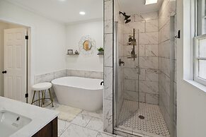 Urban Farmhouse With A Modernism Twist! 4 Bedroom Home by RedAwning