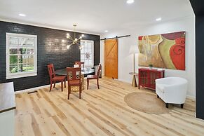 Urban Farmhouse With A Modernism Twist! 4 Bedroom Home by RedAwning