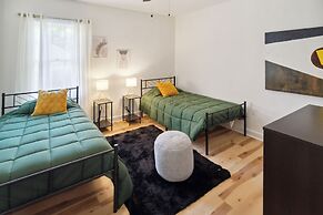 Urban Farmhouse With A Modernism Twist! 4 Bedroom Home by RedAwning