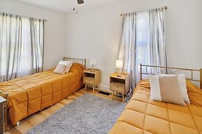 Urban Farmhouse With A Modernism Twist! 4 Bedroom Home by RedAwning