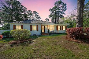 Urban Farmhouse With A Modernism Twist! 4 Bedroom Home by RedAwning