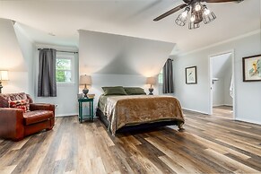 White Dunes -137 Orleans Drive 4 Bedroom Home by RedAwning